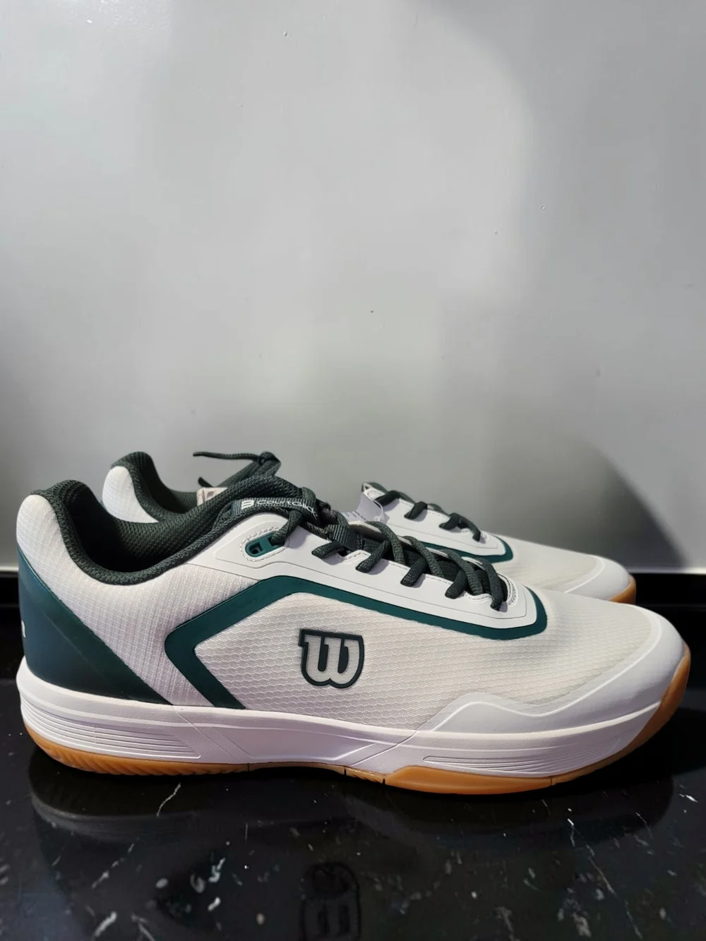 Wilson CourtGlide Men's Tennis Shoes in White, Sycamore, Gum